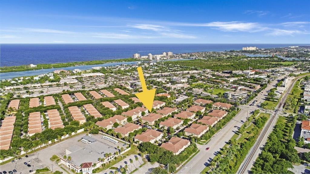 TEQUESTA TRACE CONDO - Residential