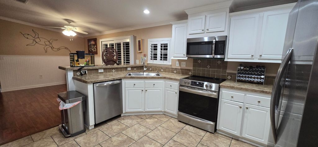 Photo of 162 Plantation Boulevard #162, Lake Worth, FL 33467 (MLS # B26004561)