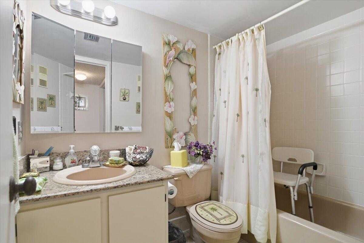 CYPRESS BEND CONDOMINIUM V - Residential