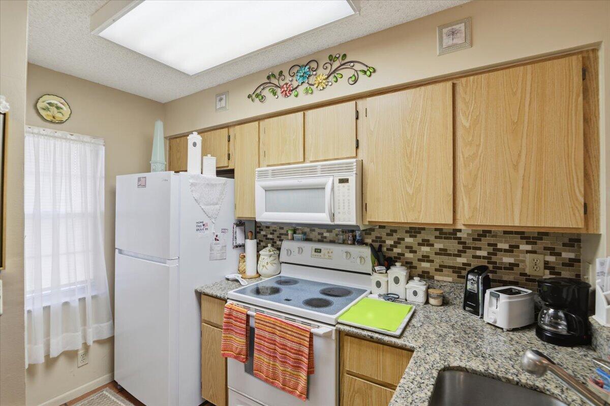 CYPRESS BEND CONDOMINIUM V - Residential