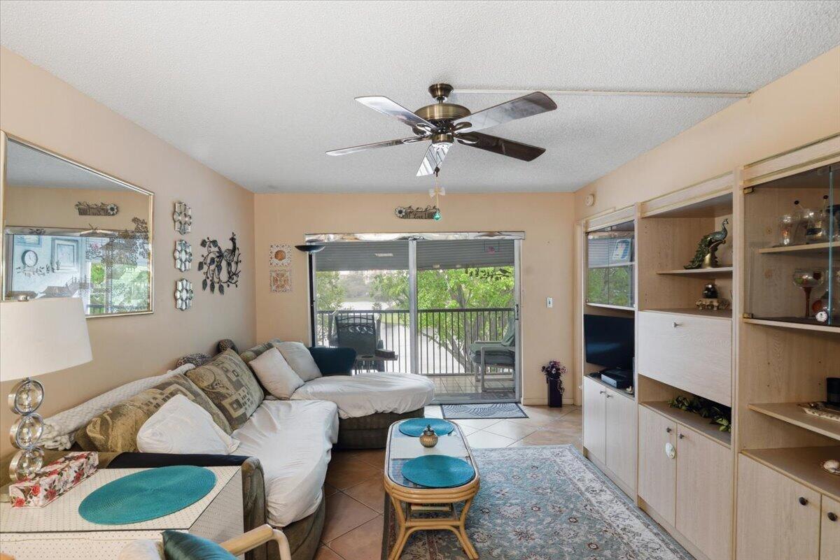 CYPRESS BEND CONDOMINIUM V - Residential