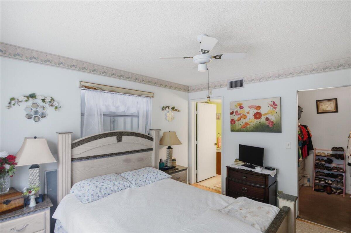 CYPRESS BEND CONDOMINIUM V - Residential