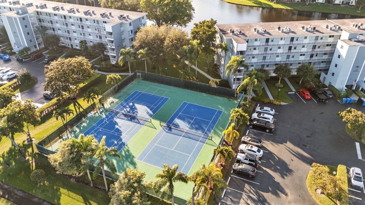 CYPRESS BEND CONDOMINIUM V - Residential