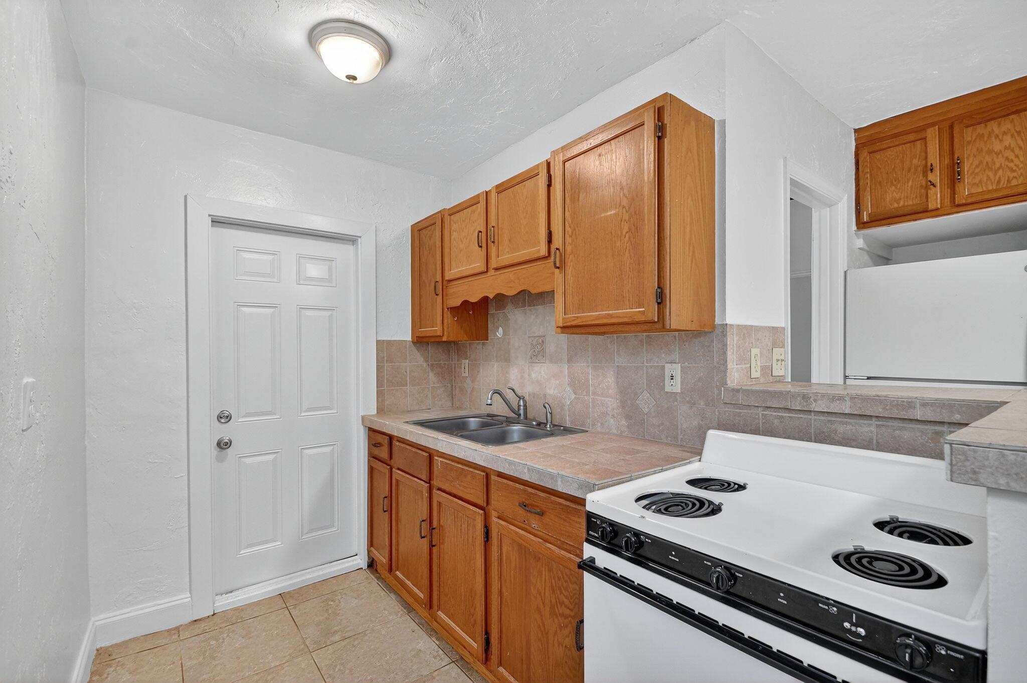 Lake Worth Town Add 01 - Residential Lease