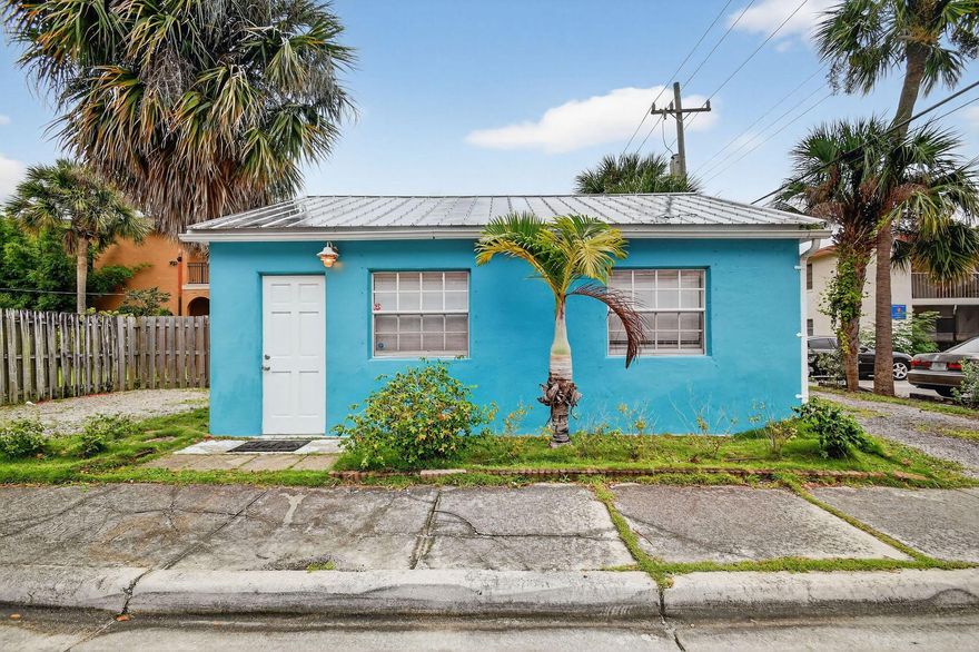 Downtown East District of Lake Worth - Key West Style Cottage - 1 Bedroom and 1 Bath single family home - its well kept and ready for movein! - Private yard area and private parking space; Water is included in rent and there is a shared laundry room. Perfectly located - downtown Lake Worth blocks to public beach and golf course.