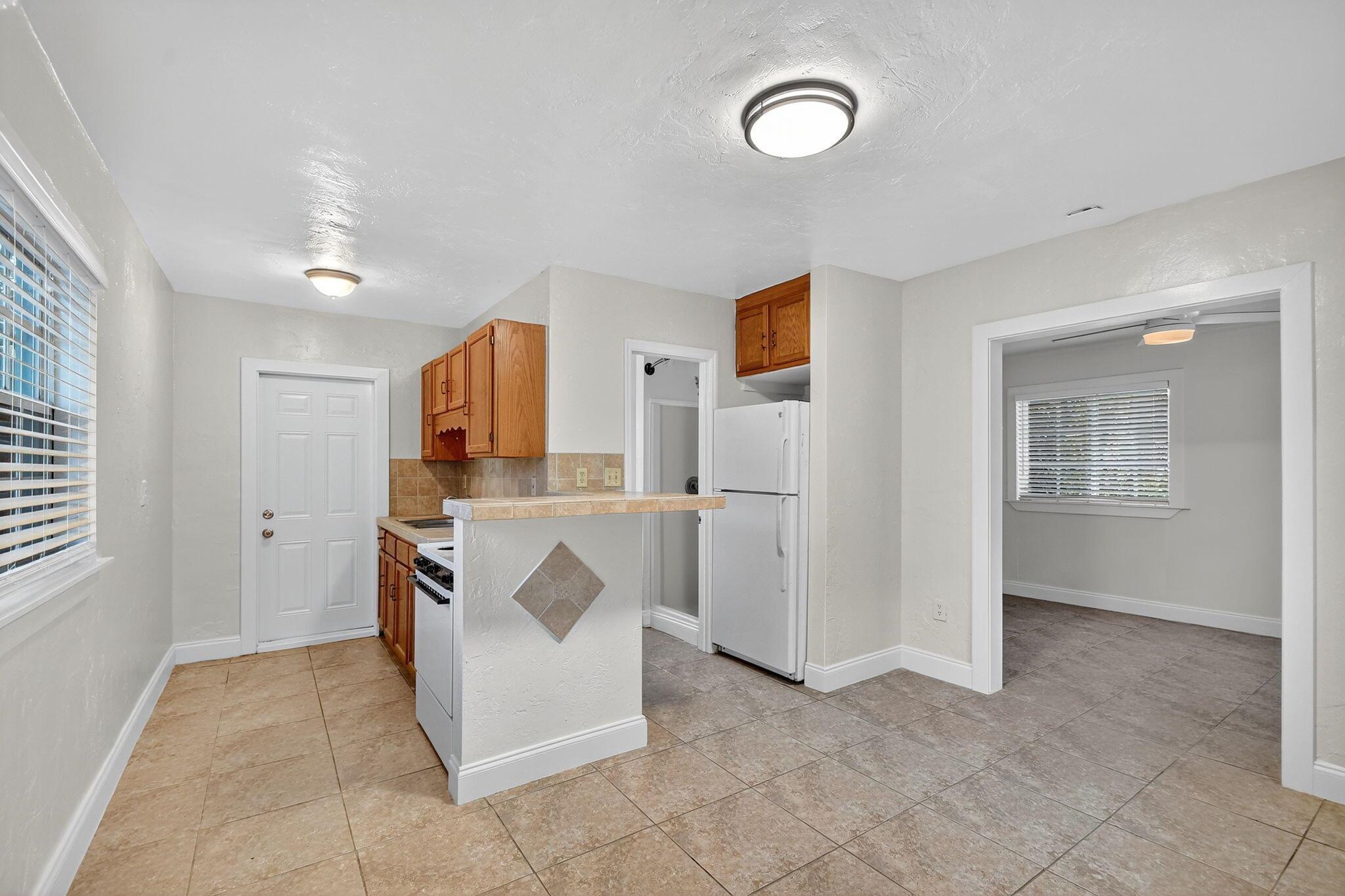 Lake Worth Town Add 01 - Residential Lease