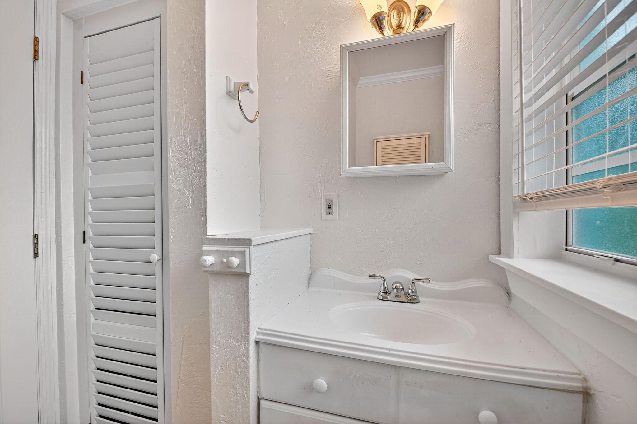 Lake Worth Town Add 01 - Residential Lease