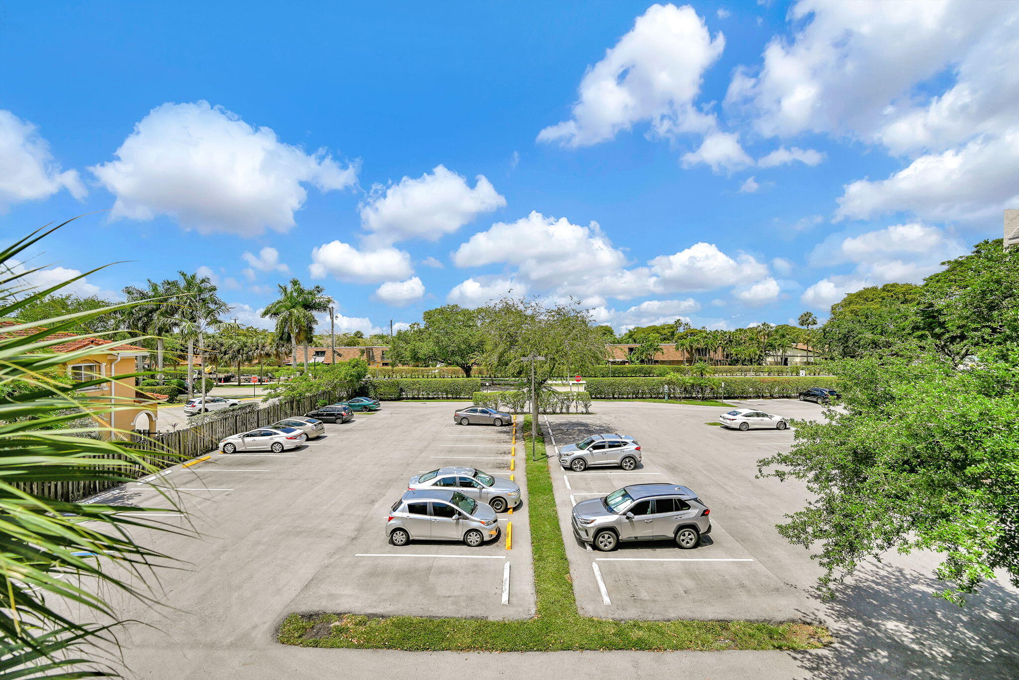 GATE THREE CONDO - Residential