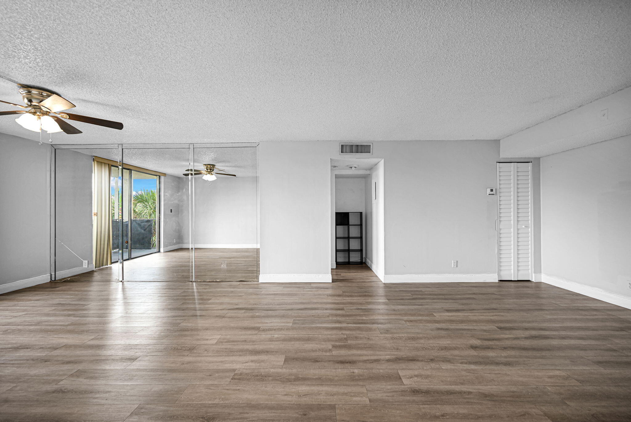 GATE THREE CONDO - Residential