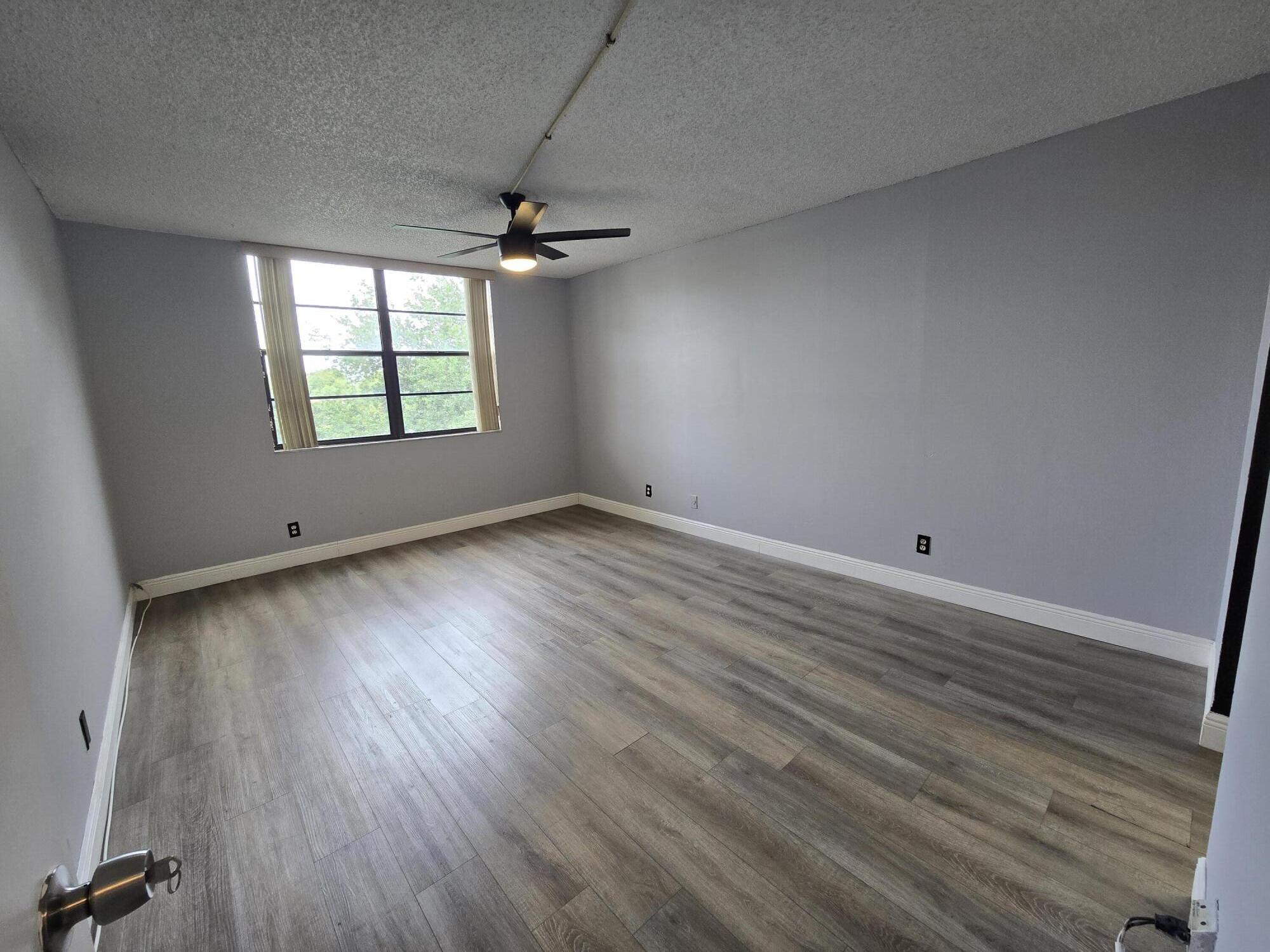 GATE THREE CONDO - Residential