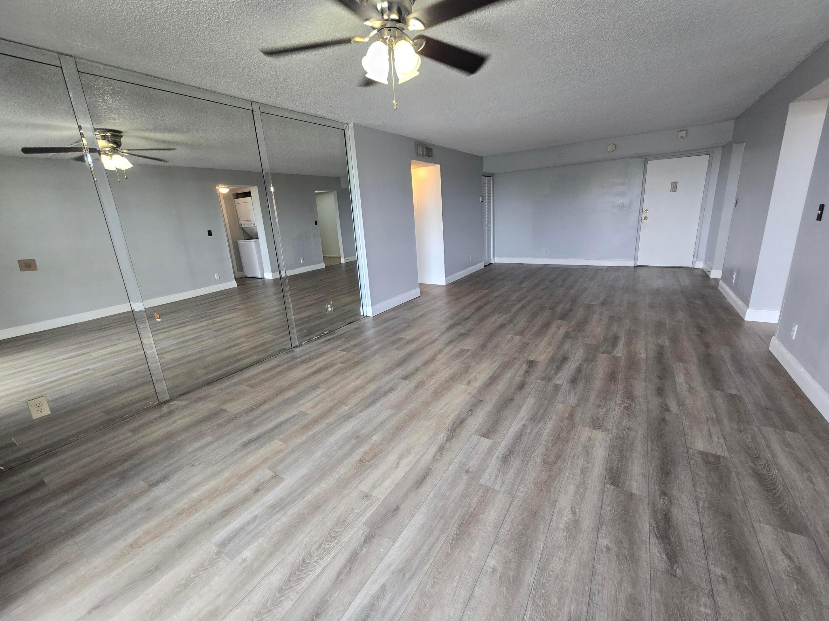 GATE THREE CONDO - Residential