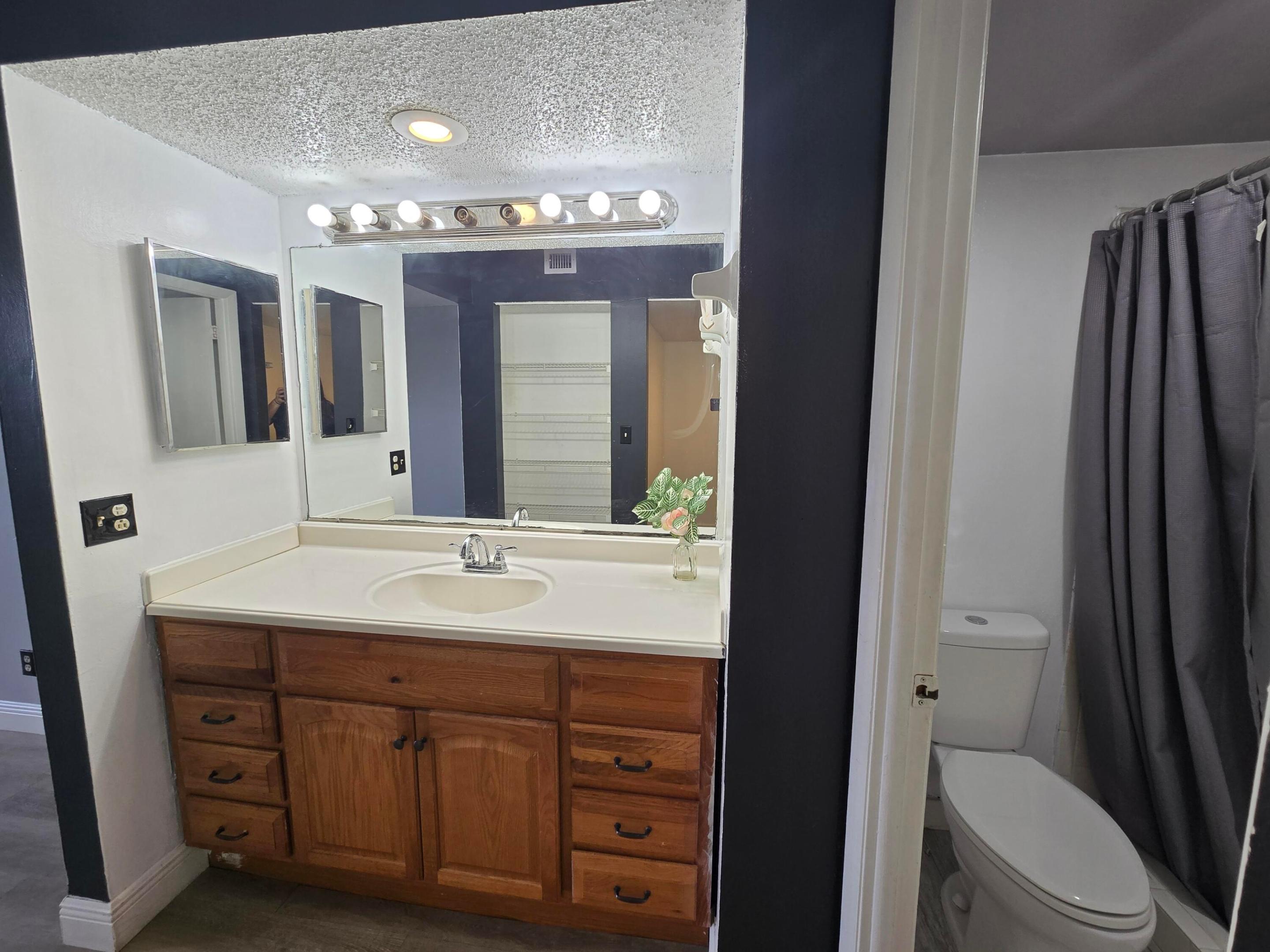 GATE THREE CONDO - Residential