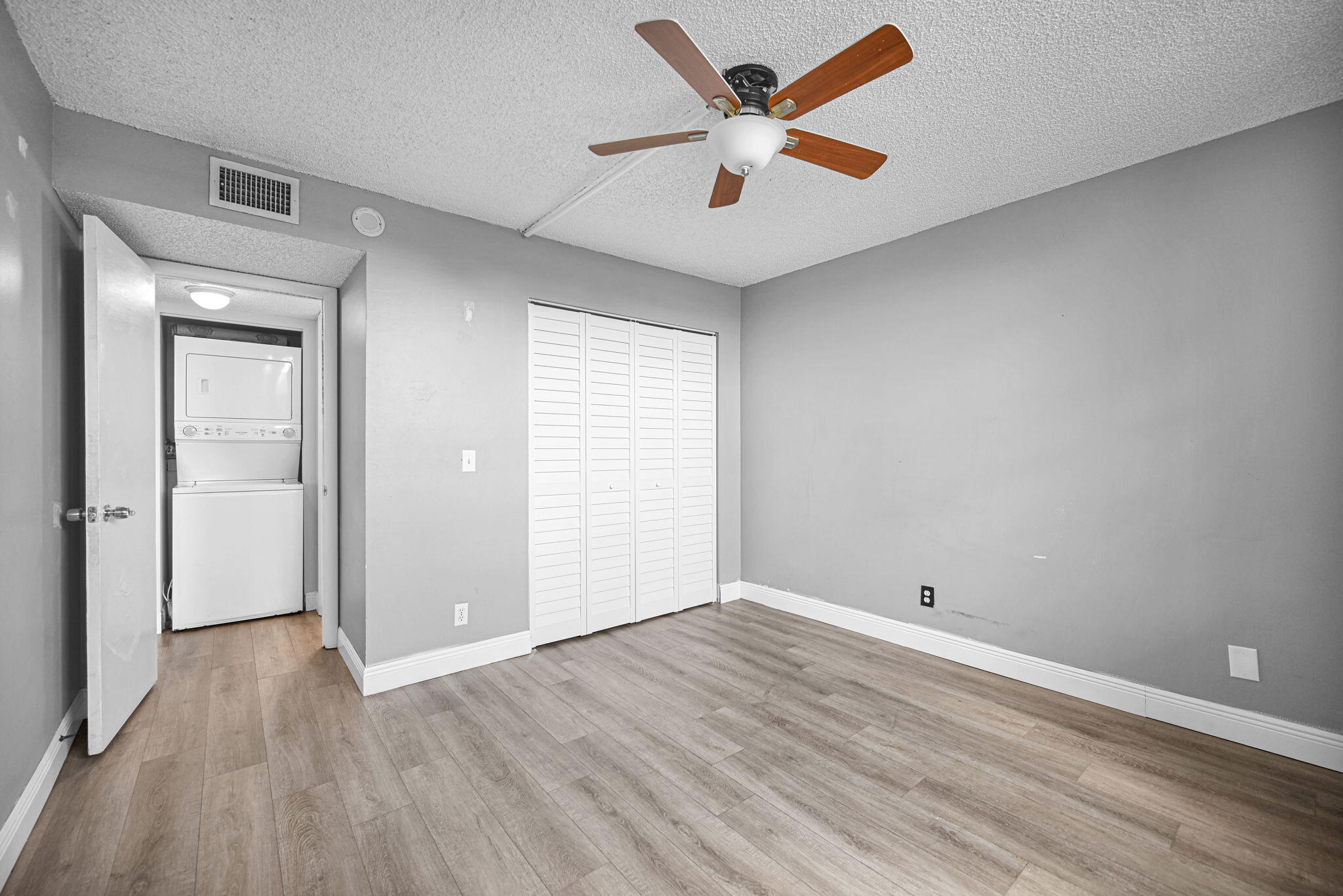 GATE THREE CONDO - Residential