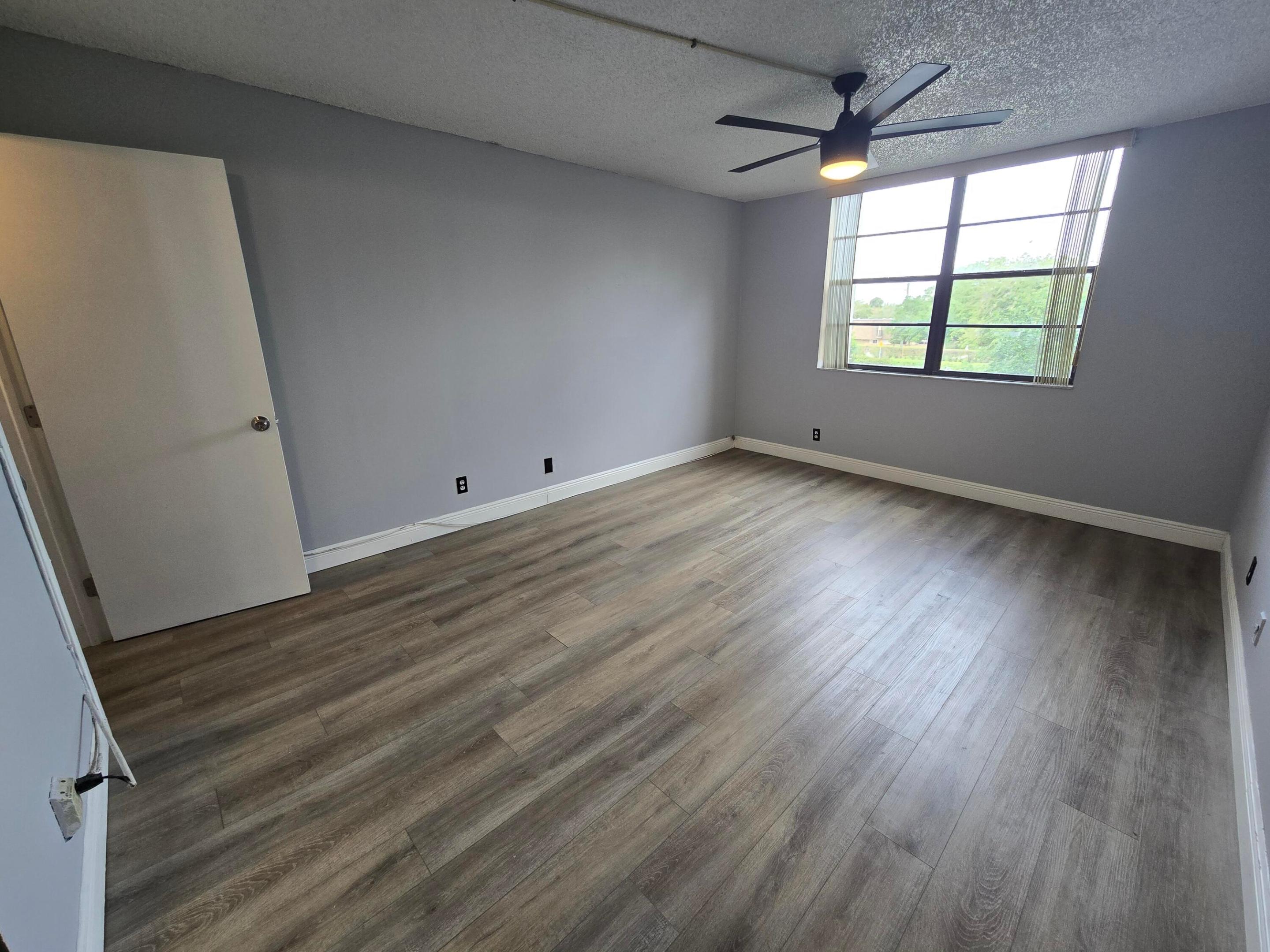 GATE THREE CONDO - Residential