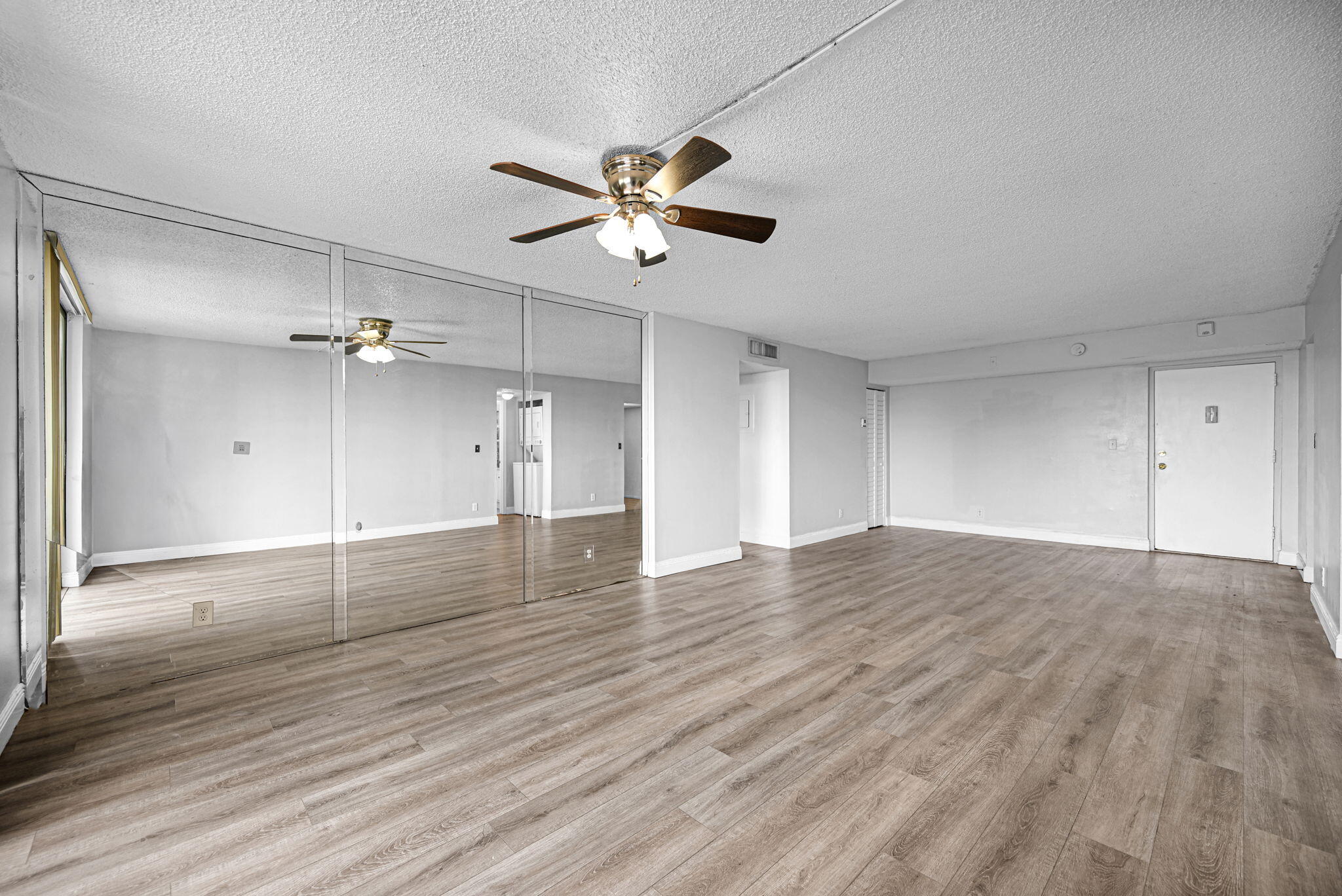GATE THREE CONDO - Residential