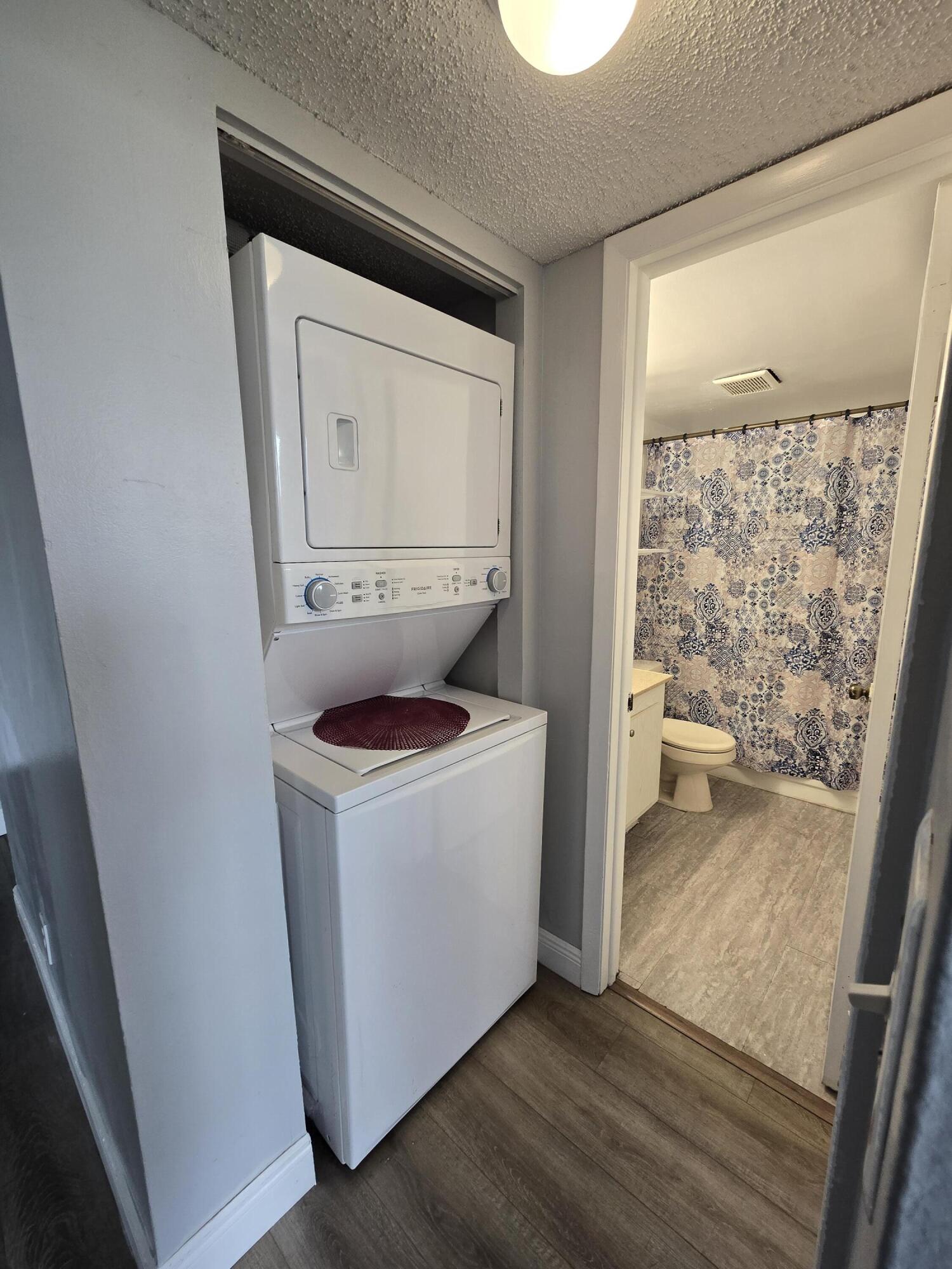 GATE THREE CONDO - Residential