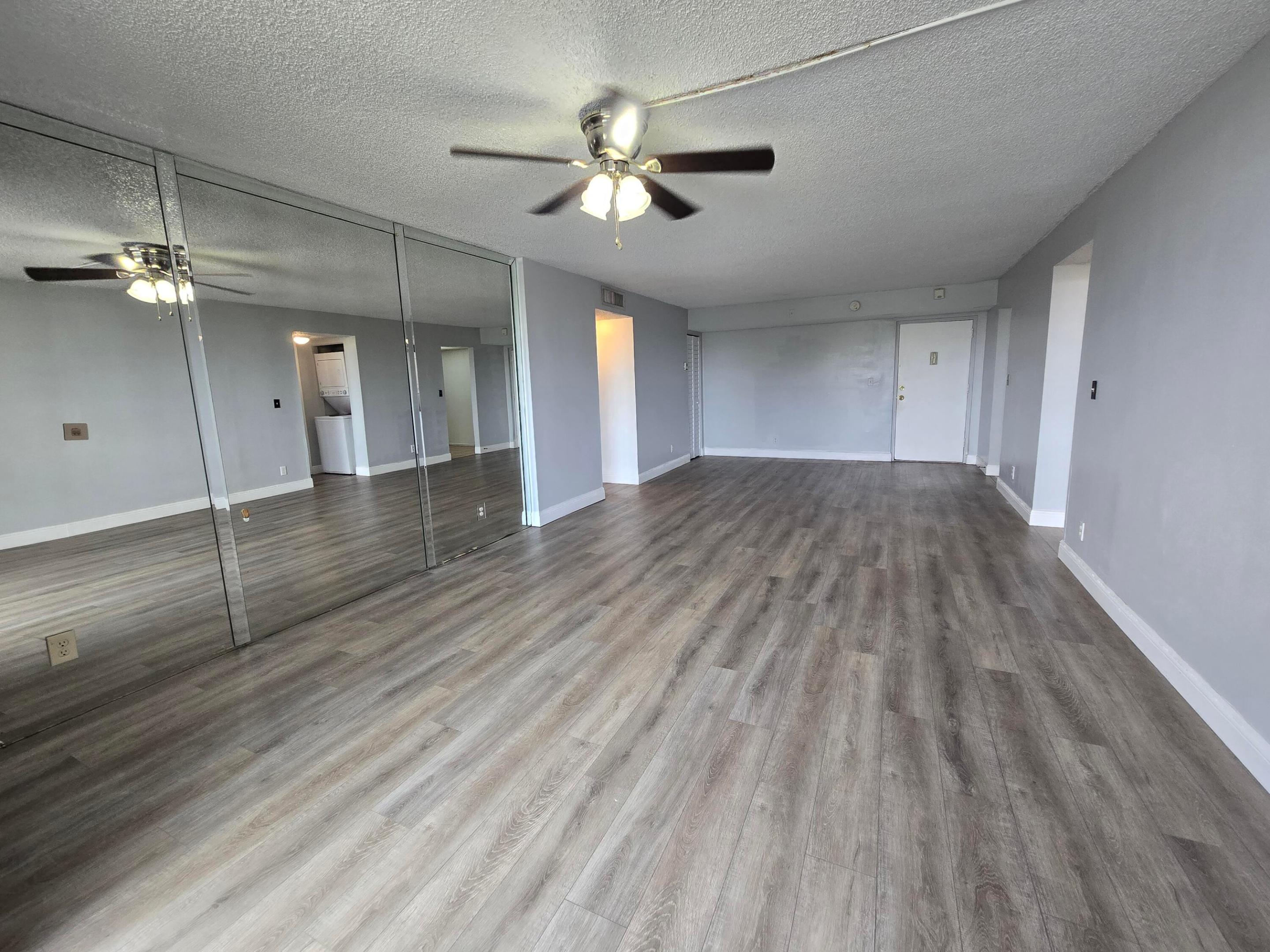 GATE THREE CONDO - Residential