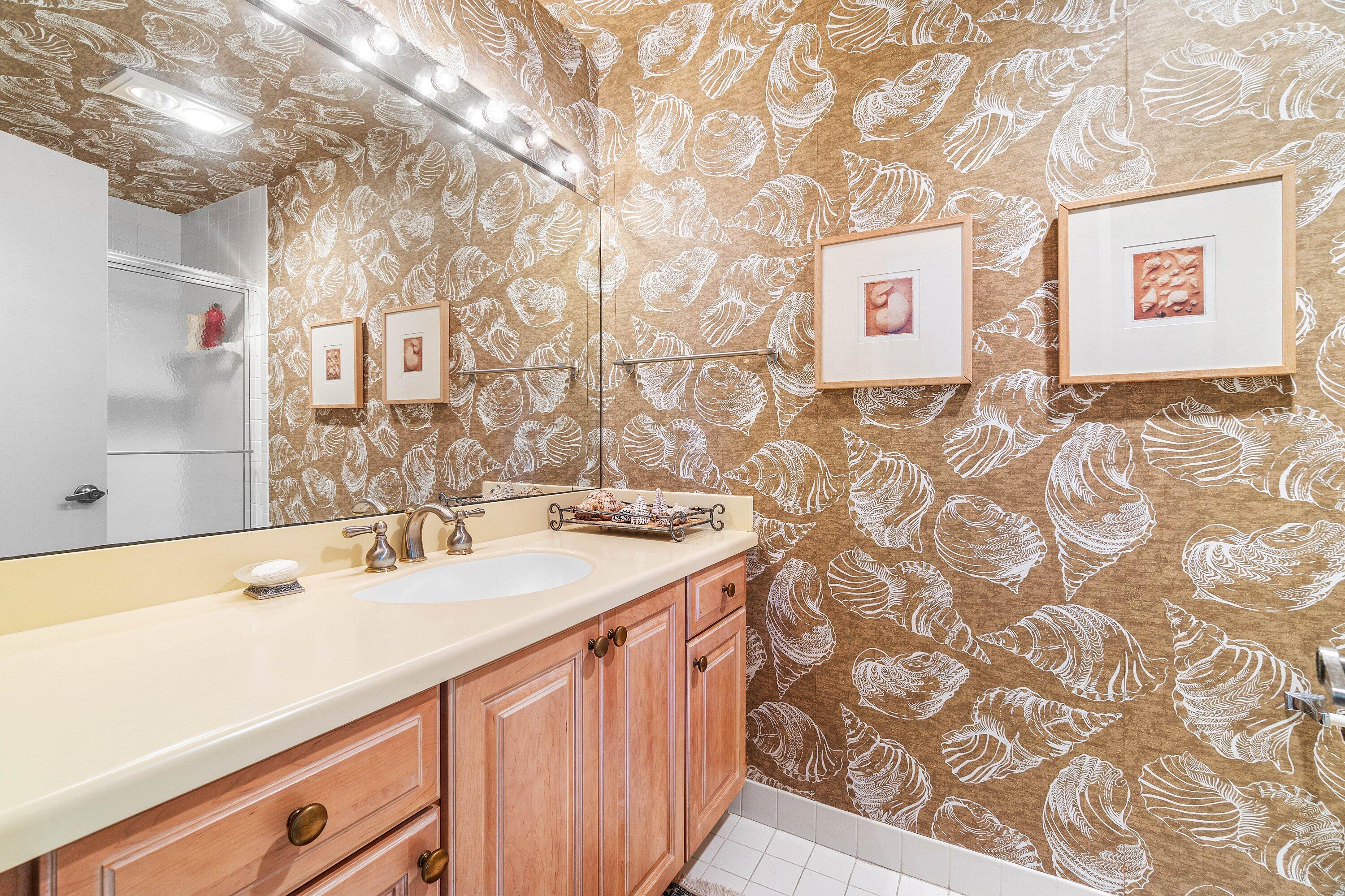 GARDENS OF LAKEWOOD CONDO - Residential