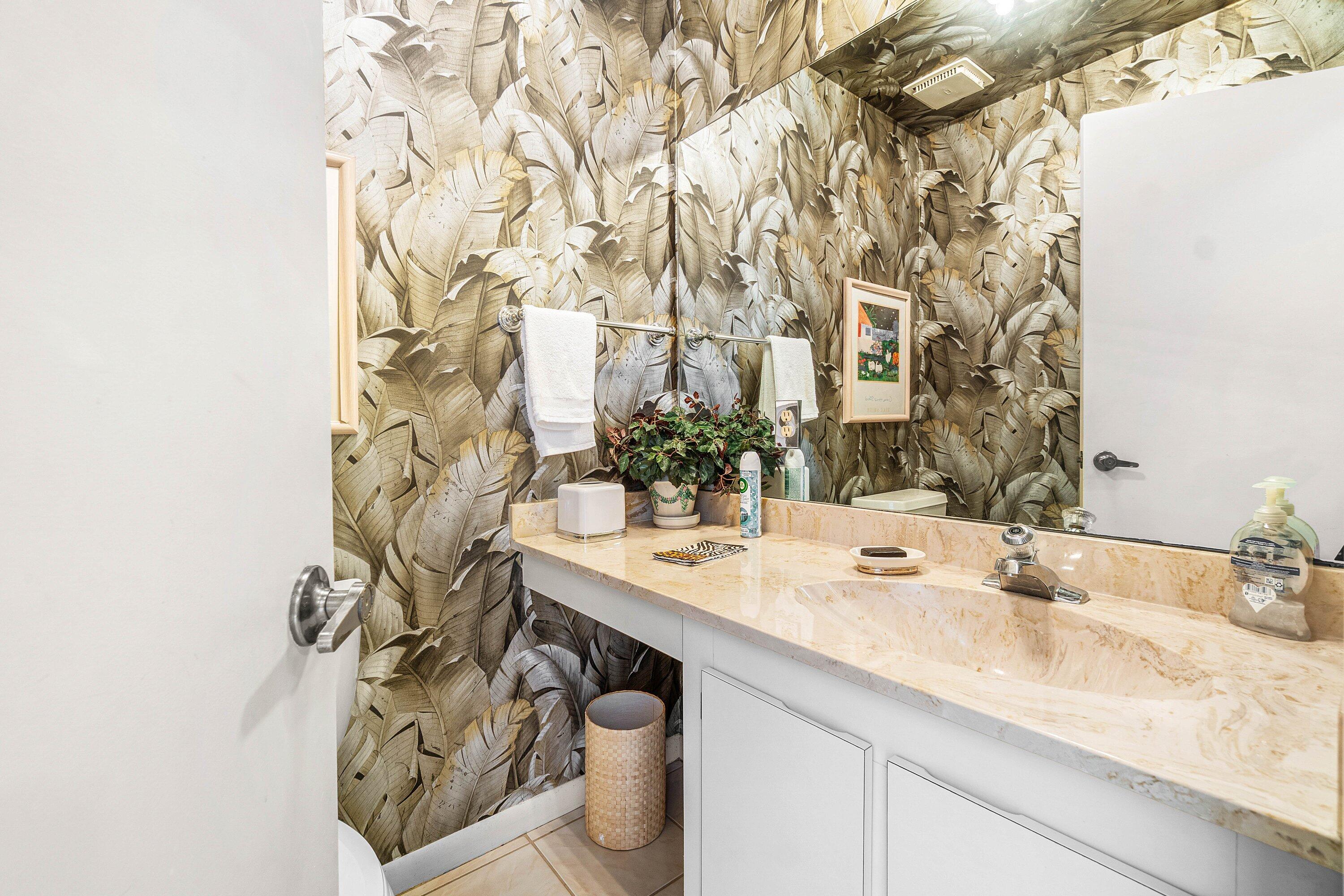 GARDENS OF LAKEWOOD CONDO - Residential