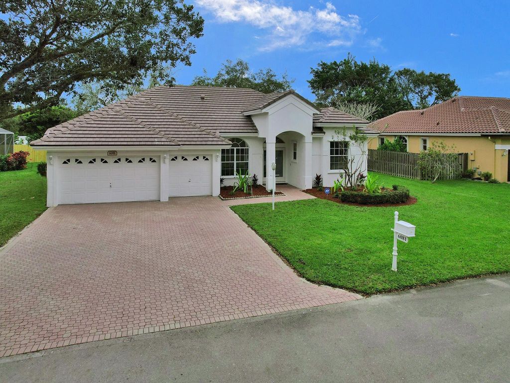 Photo of 6081 Superior Boulevard, Davie, FL 33331 (MLS # F10413749)