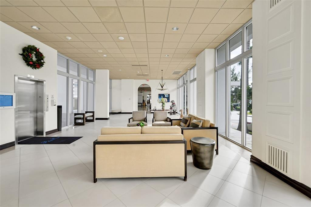 PLAZA EAST - Residential