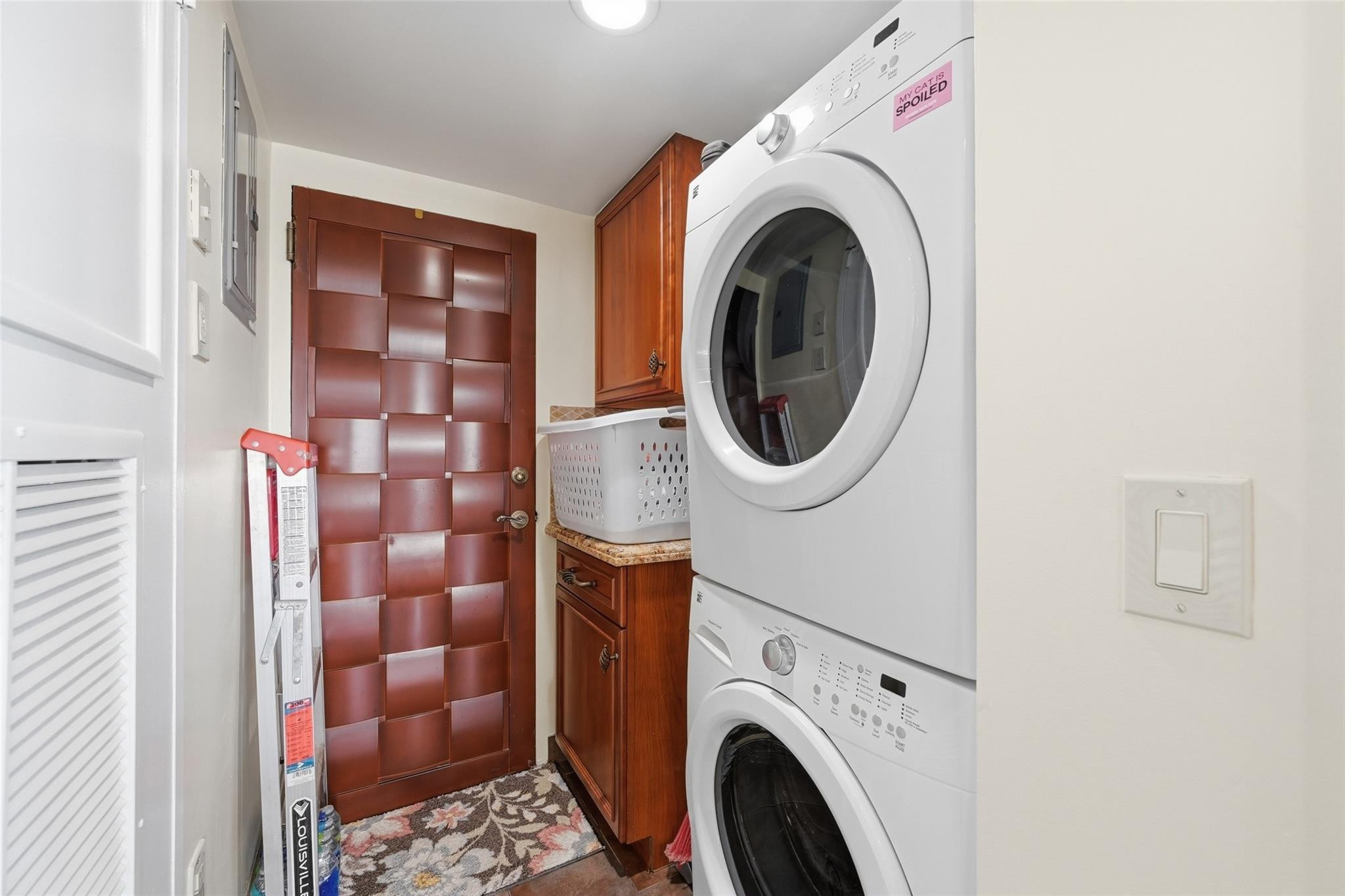 PLAZA EAST - Residential