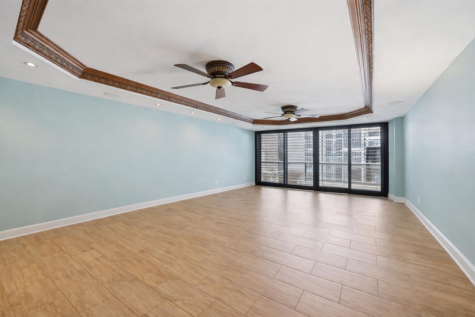 PLAZA EAST - Residential