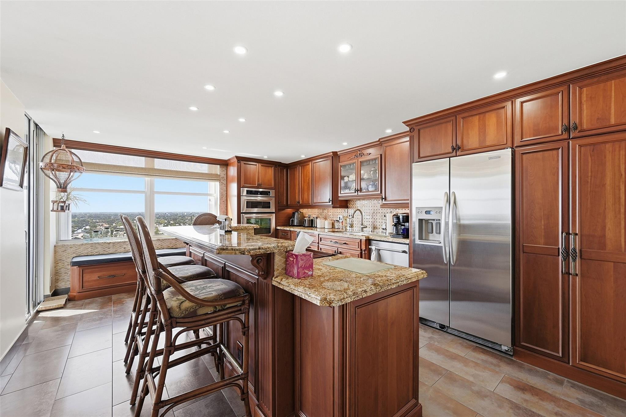 PLAZA EAST - Residential