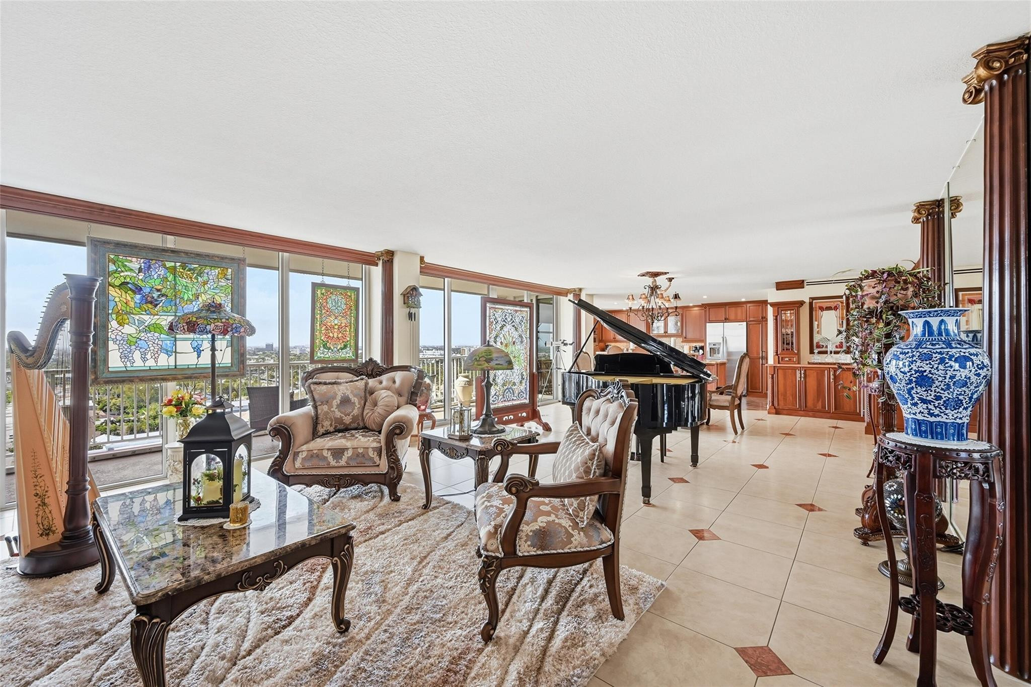 PLAZA EAST - Residential