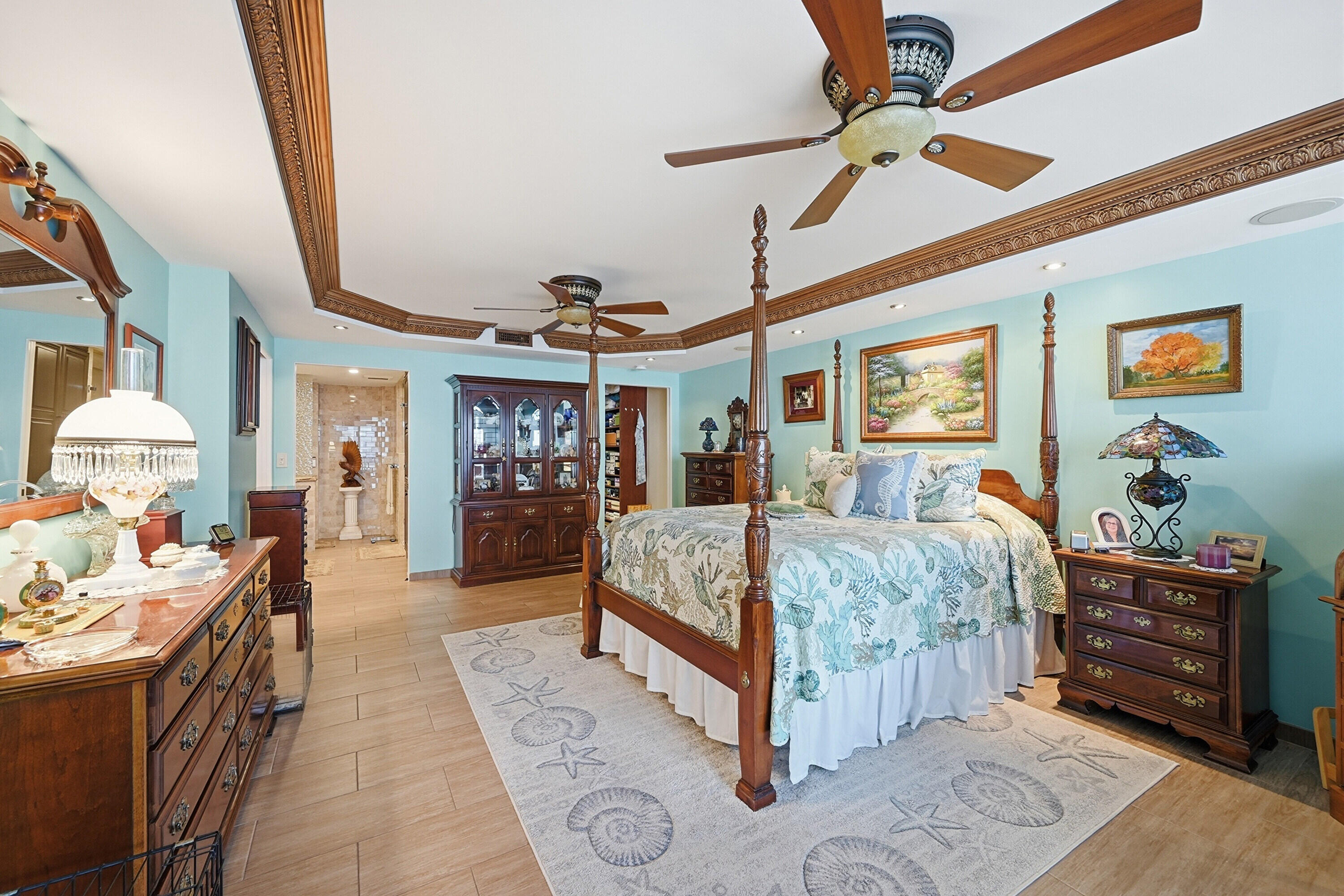 PLAZA EAST - Residential