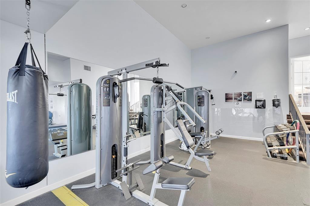 PLAZA EAST - Residential