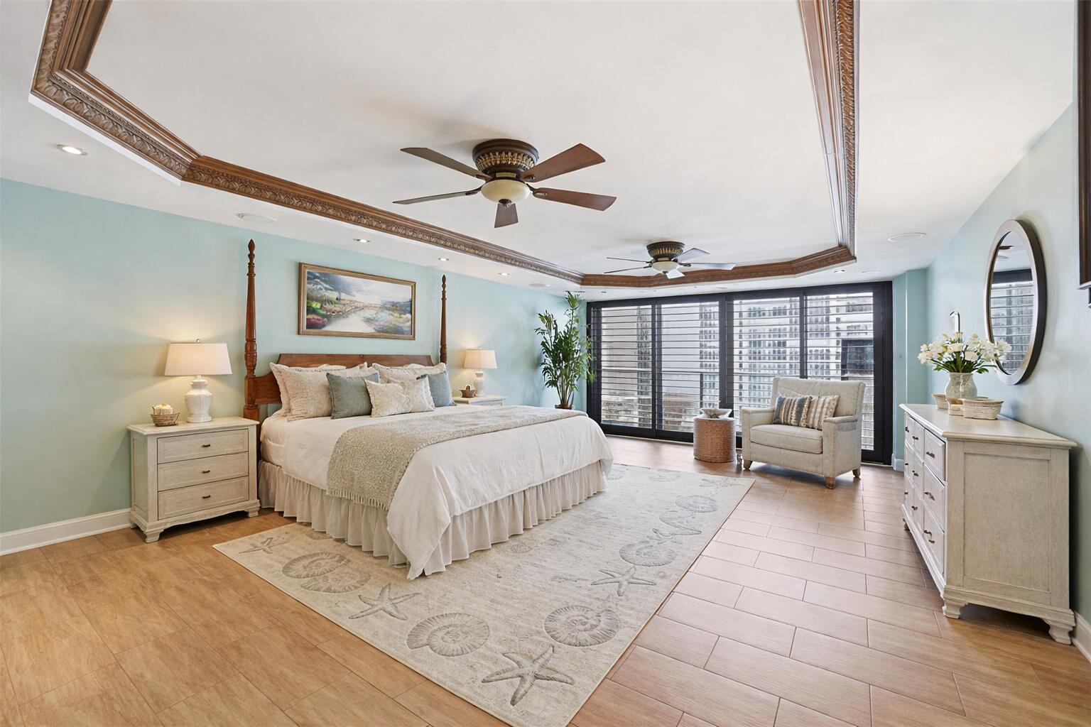 PLAZA EAST - Residential