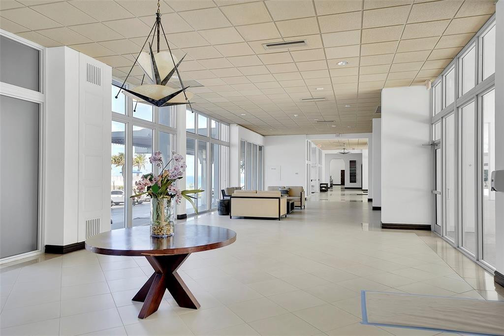 PLAZA EAST - Residential