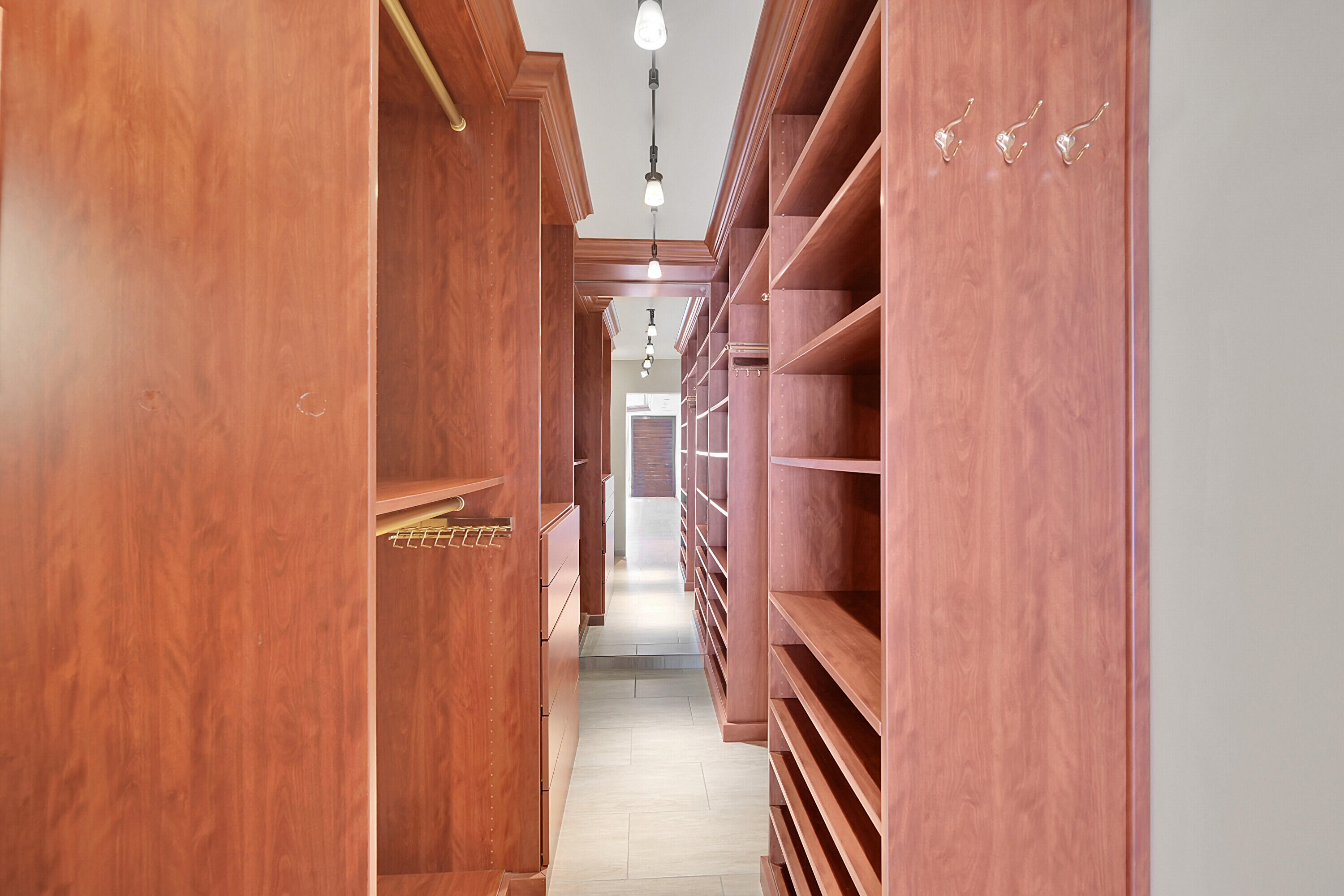 PLAZA EAST - Residential