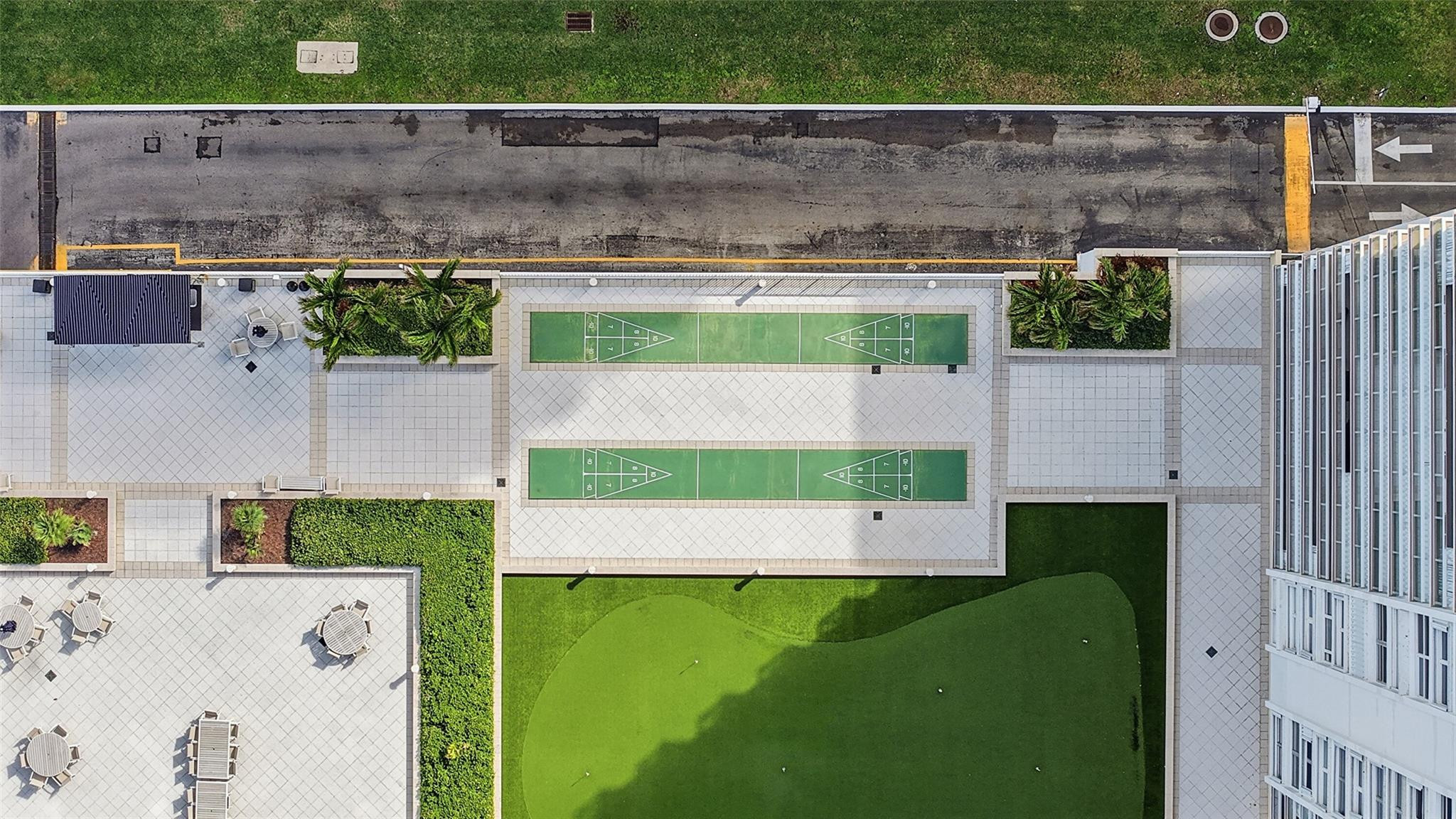 PLAZA EAST - Residential