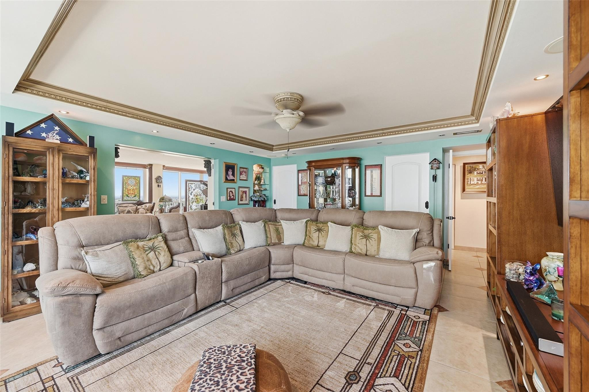 PLAZA EAST - Residential