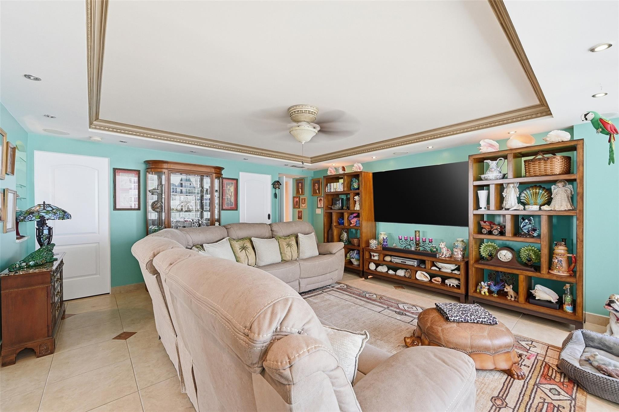 PLAZA EAST - Residential