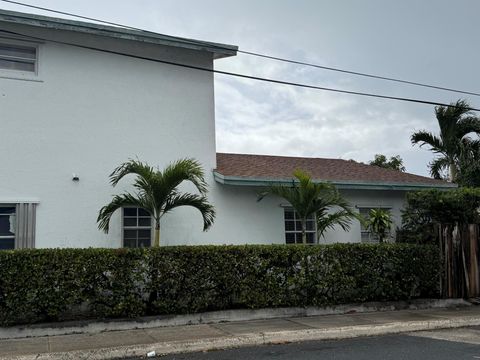 A home in Lake Worth Beach