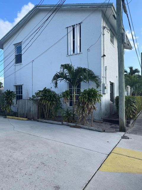 A home in Lake Worth Beach