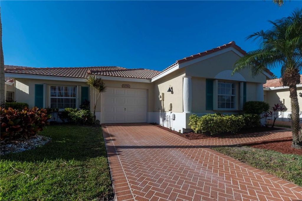 Photo of 6096 Floral Lakes Dr #6096, Delray Beach, FL 33484 (MLS # F10385761)