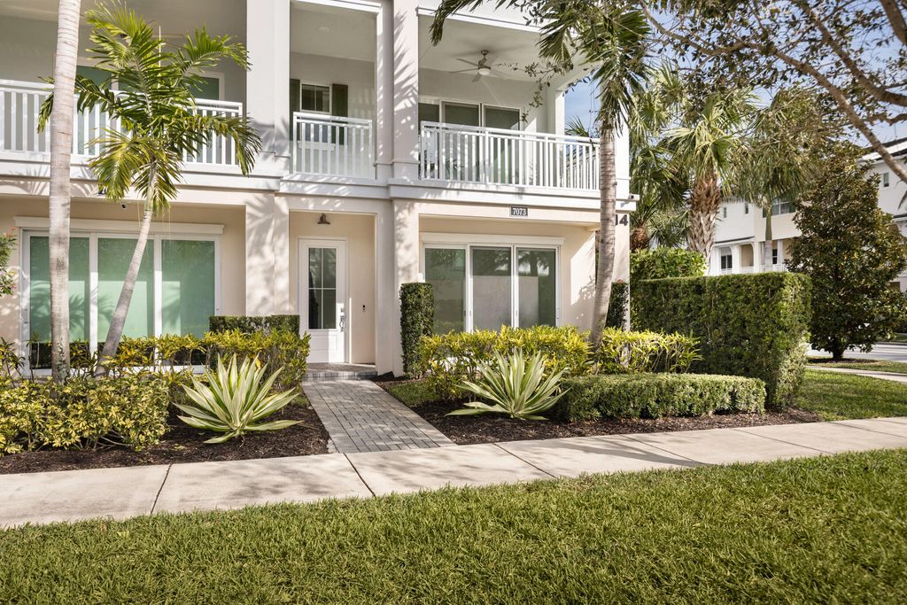 Photo of 7073 Edison Place, Palm Beach Gardens, FL 33418 (MLS # R11028624)