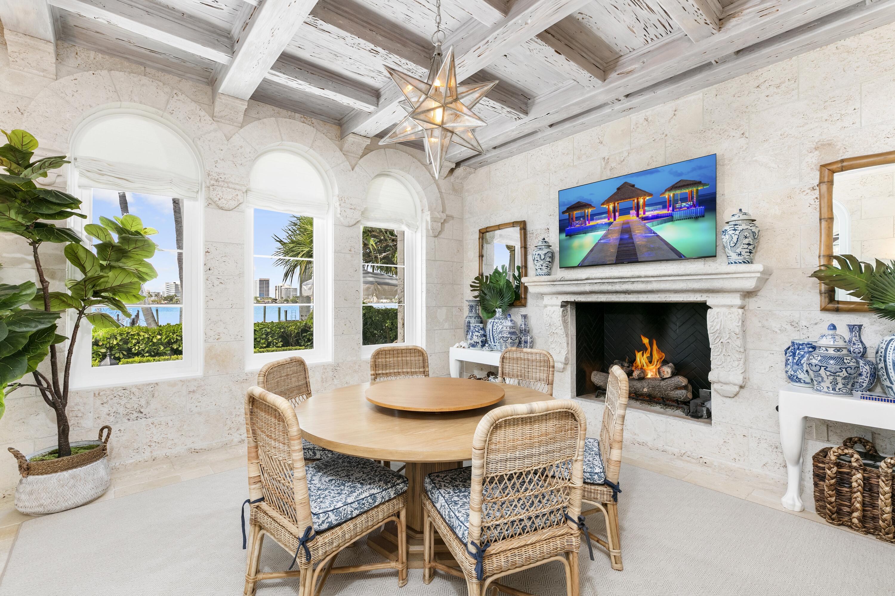 ADAMS CIRCLE - Residential