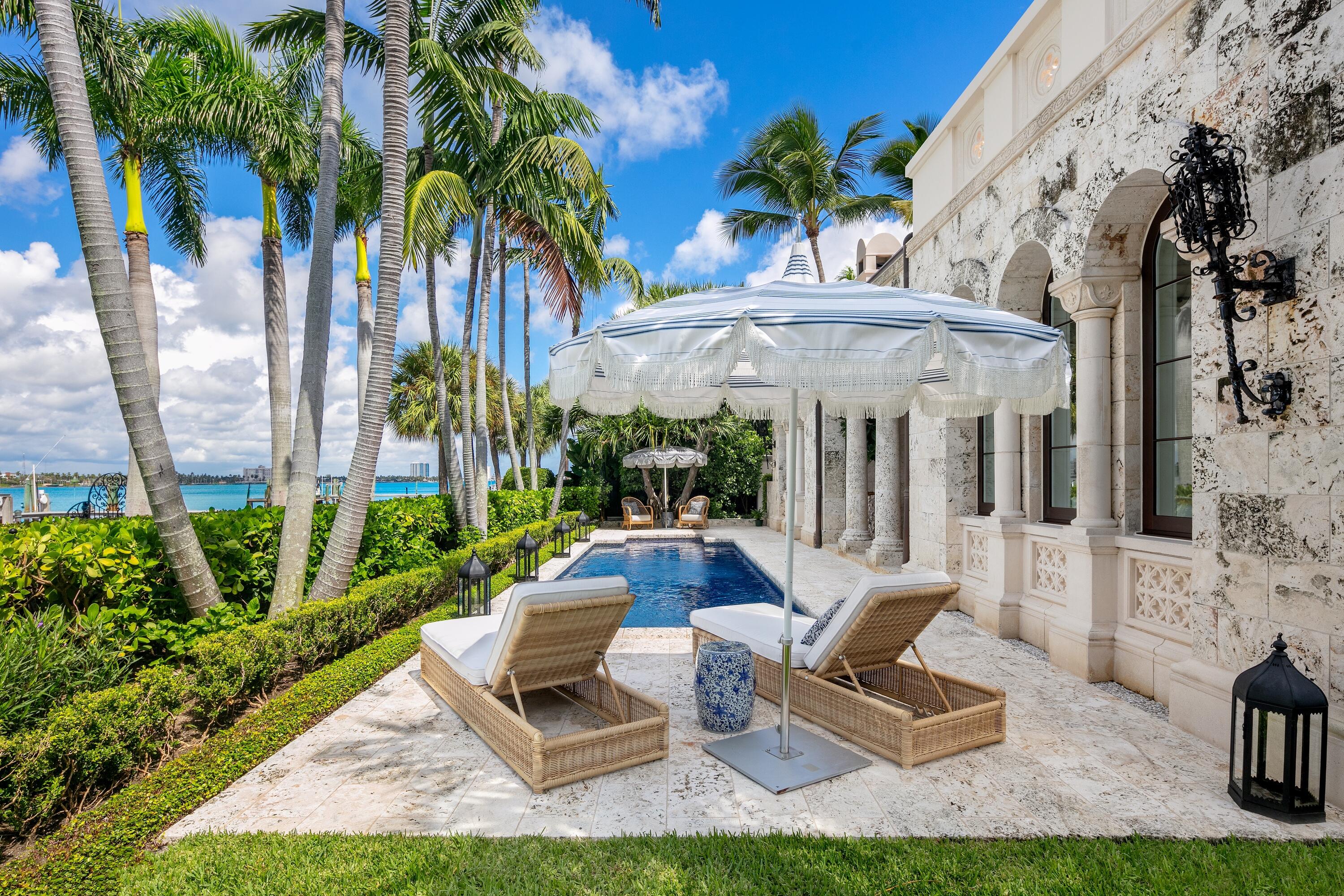 ADAMS CIRCLE - Residential