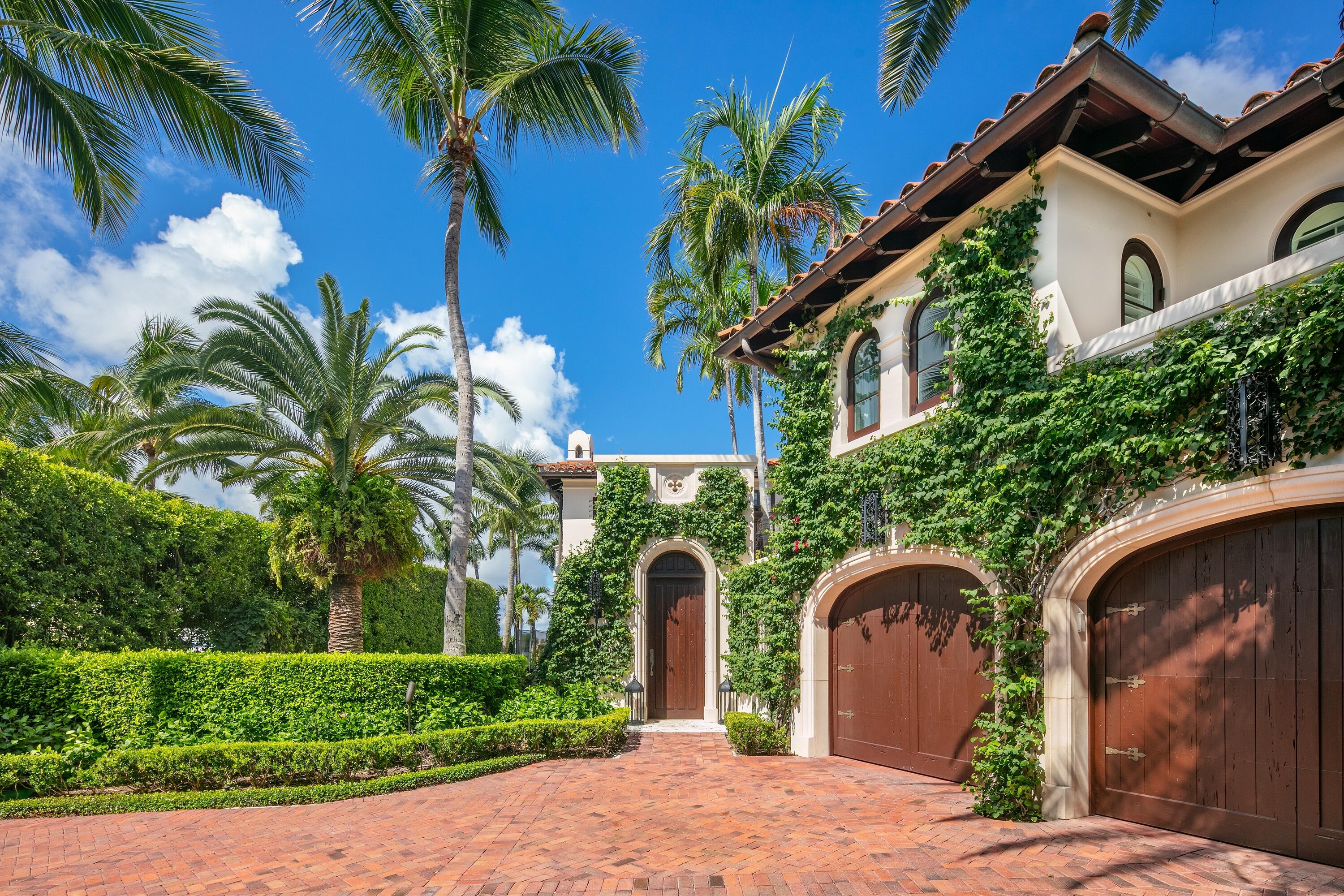 ADAMS CIRCLE - Residential