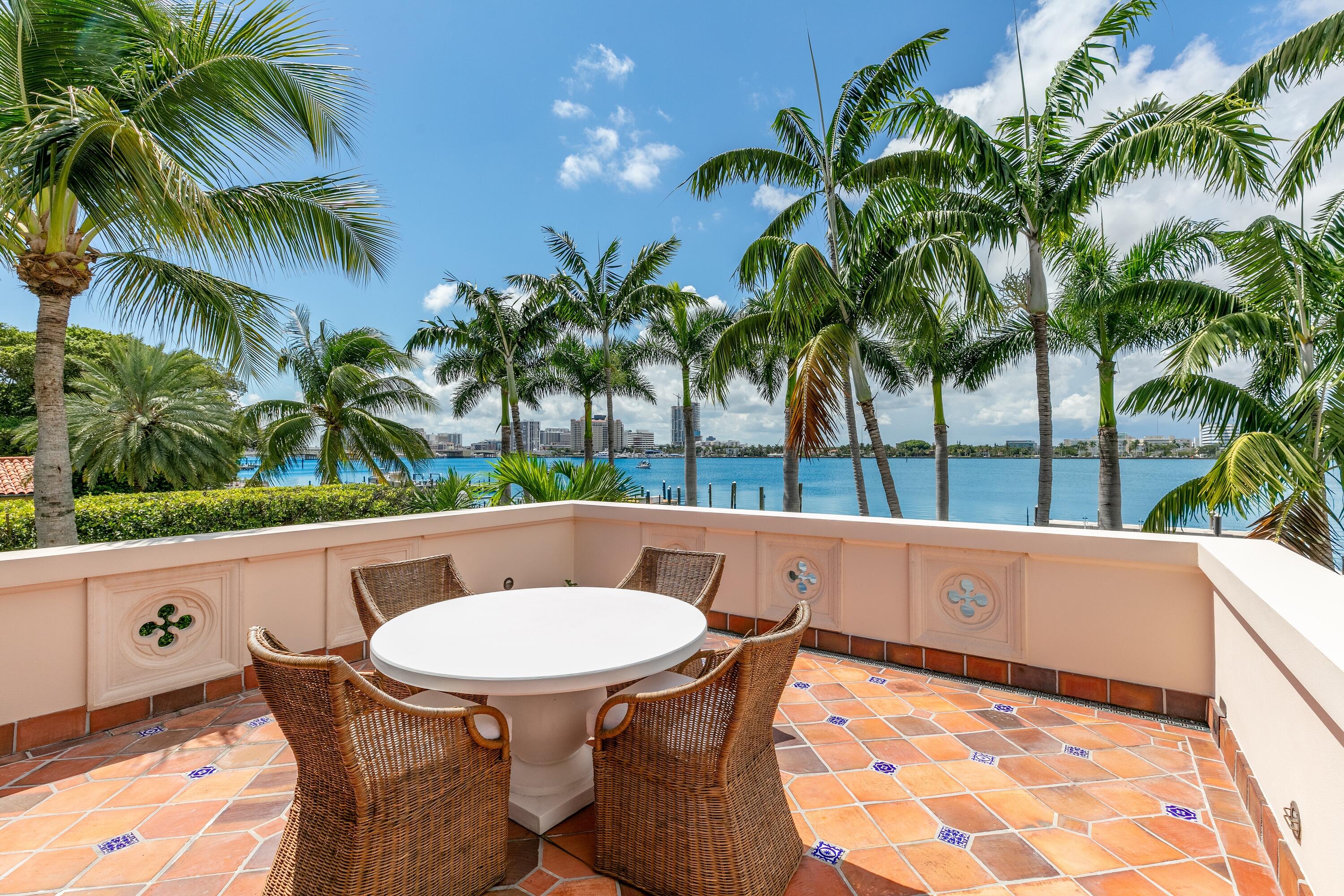 ADAMS CIRCLE - Residential