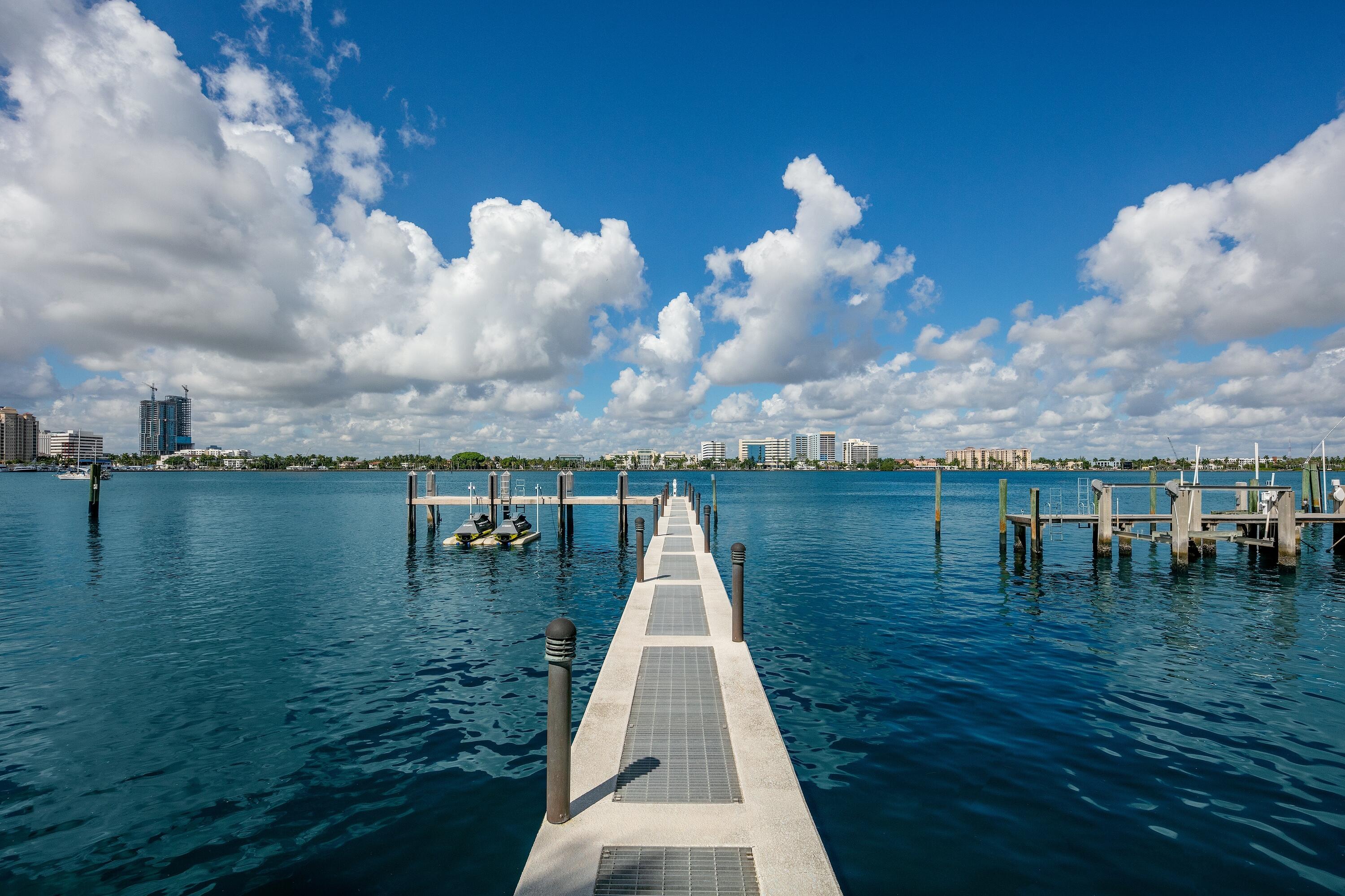 ADAMS CIRCLE - Residential