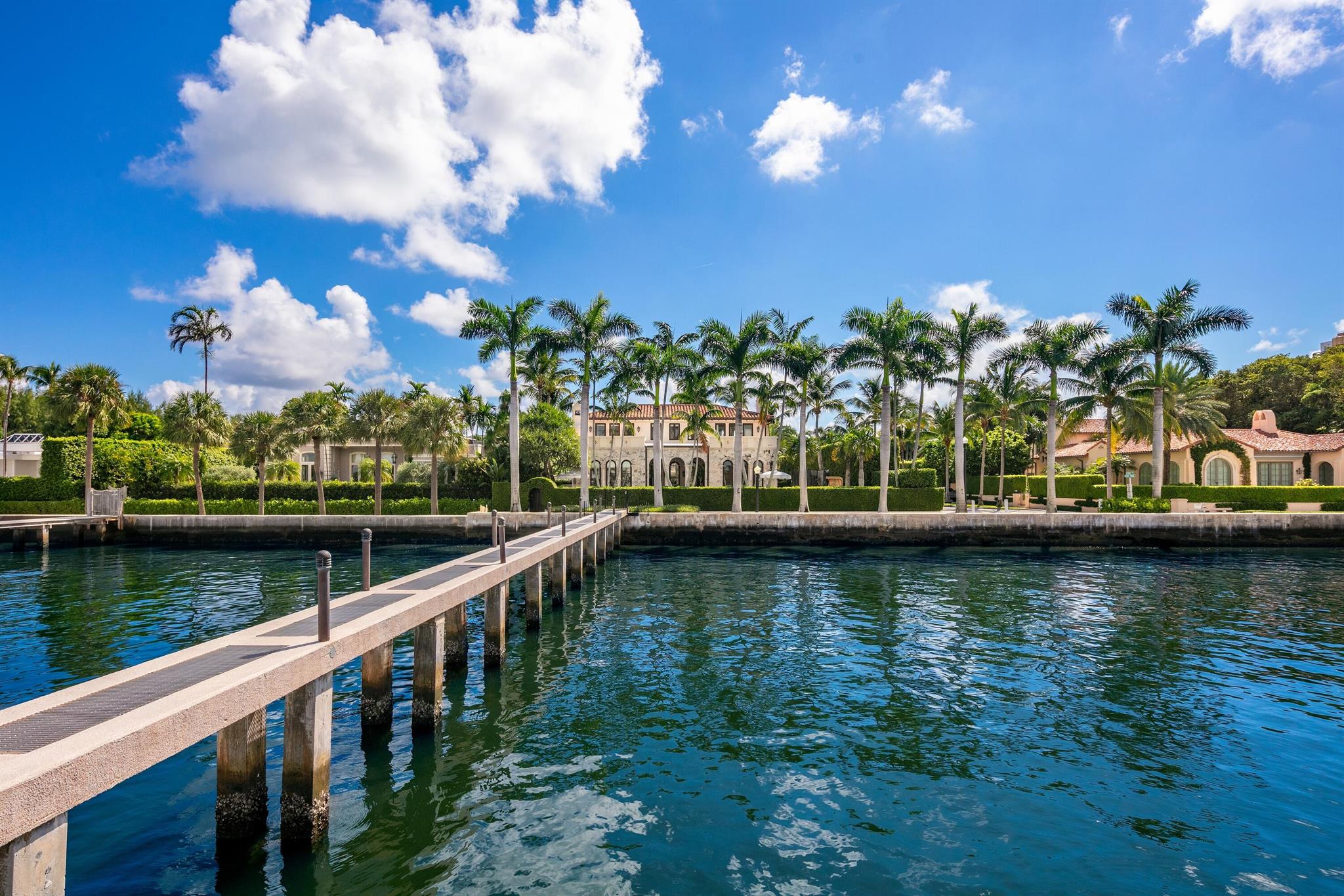 ADAMS CIRCLE - Residential
