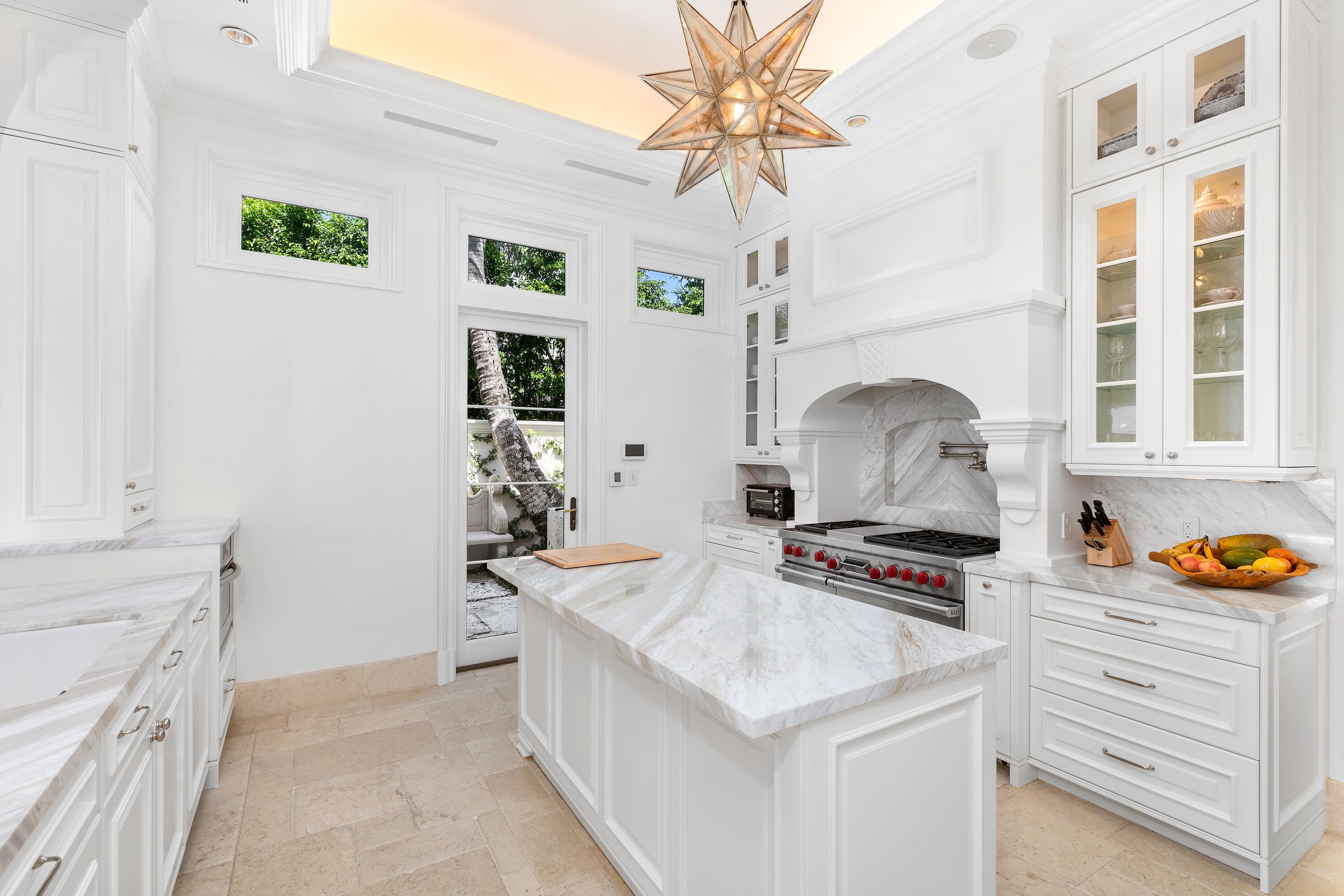 ADAMS CIRCLE - Residential