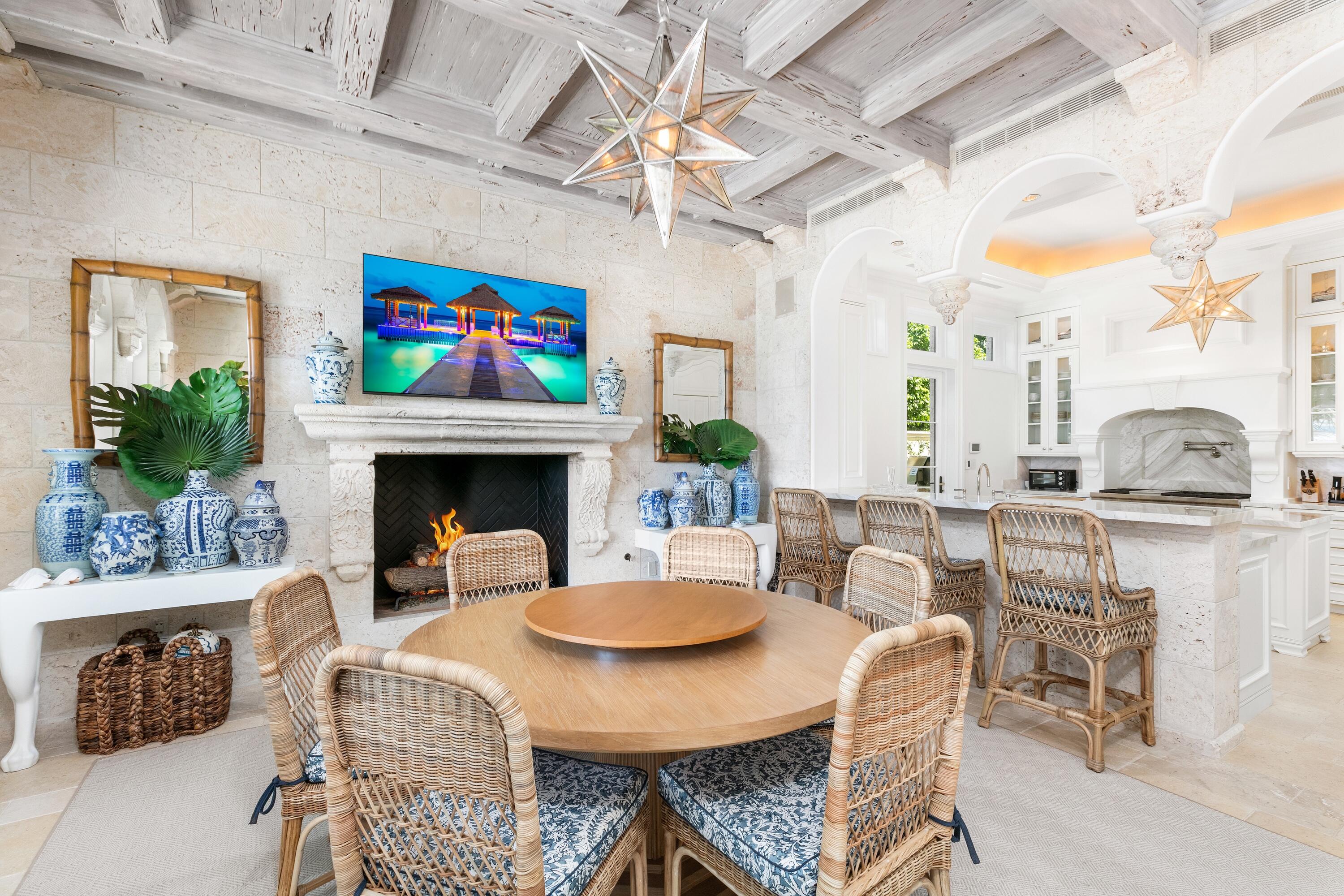 ADAMS CIRCLE - Residential