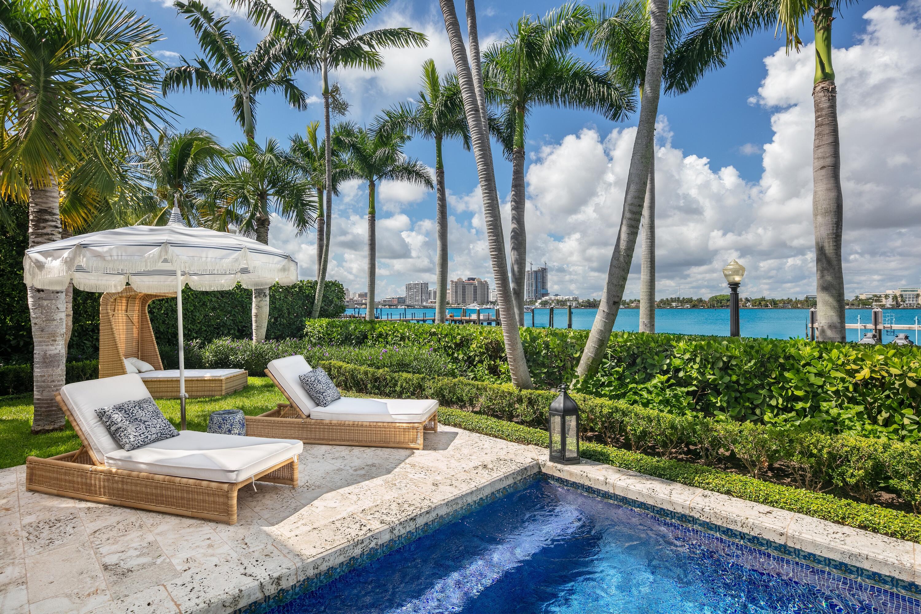 ADAMS CIRCLE - Residential